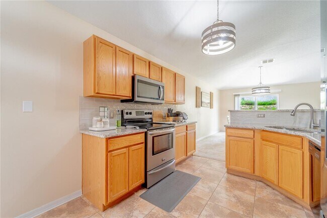 Building Photo - 525 Ridges Dr