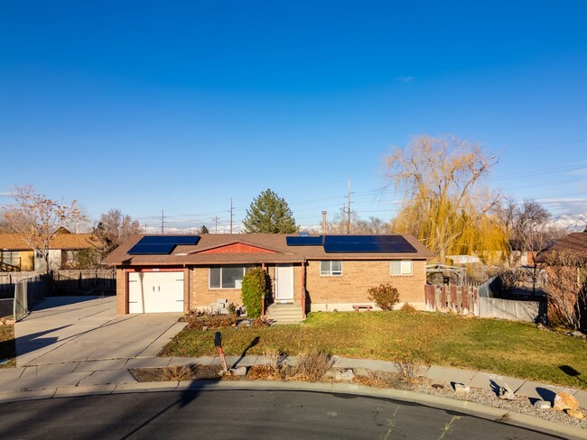 Building Photo - Beautiful home for rent!