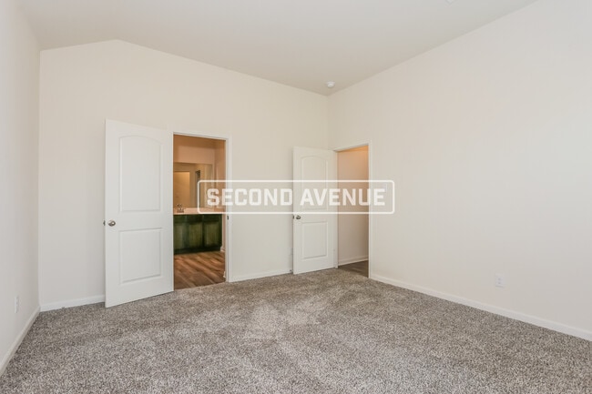 Building Photo - 108 Son Martin PL
