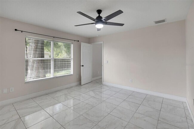 Building Photo - 810 Valnera Ct