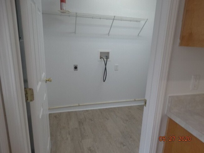 Building Photo - 552 Brock Ave