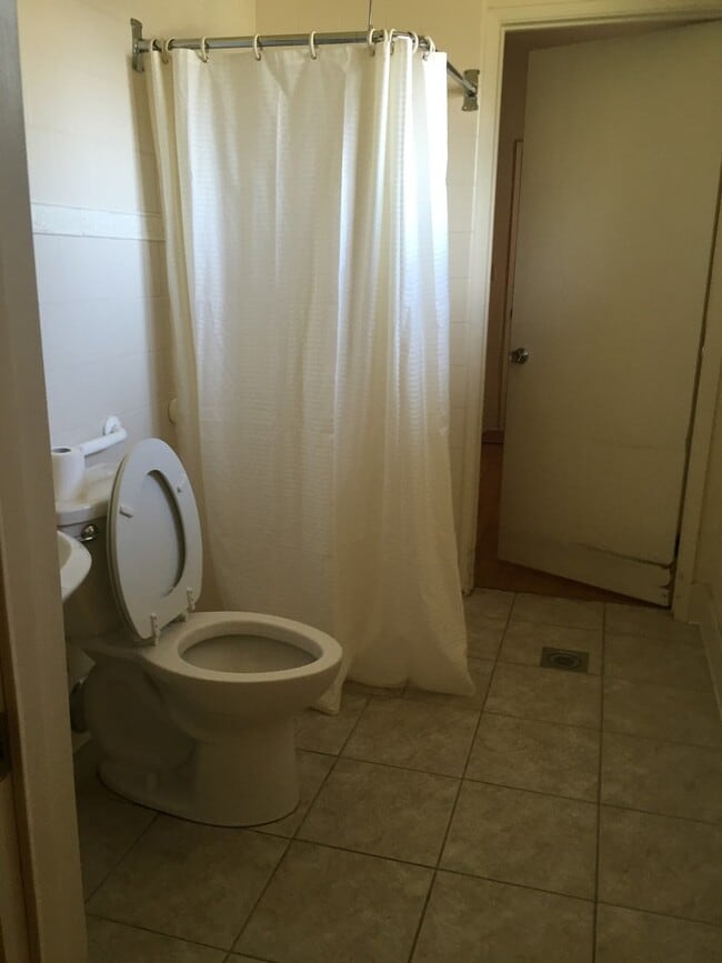 Building Photo - 925 Camino Lindo