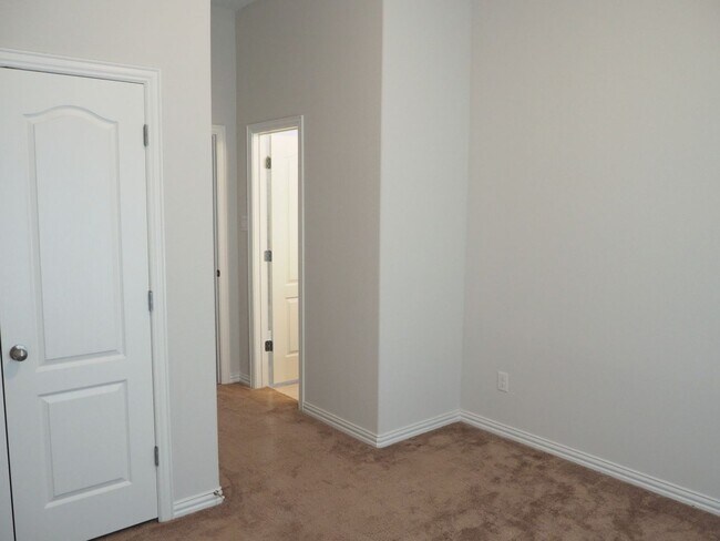 Building Photo - Must See 4 Bed 3 Bath Home in Aubrey