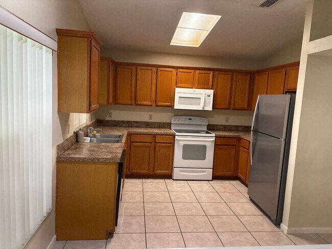Building Photo - 2861 Falling Tree Cir