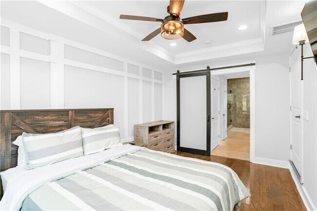 Building Photo - 1934 Pinedale Pl