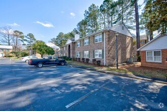 Building Photo - 7602 Hunt Club Rd