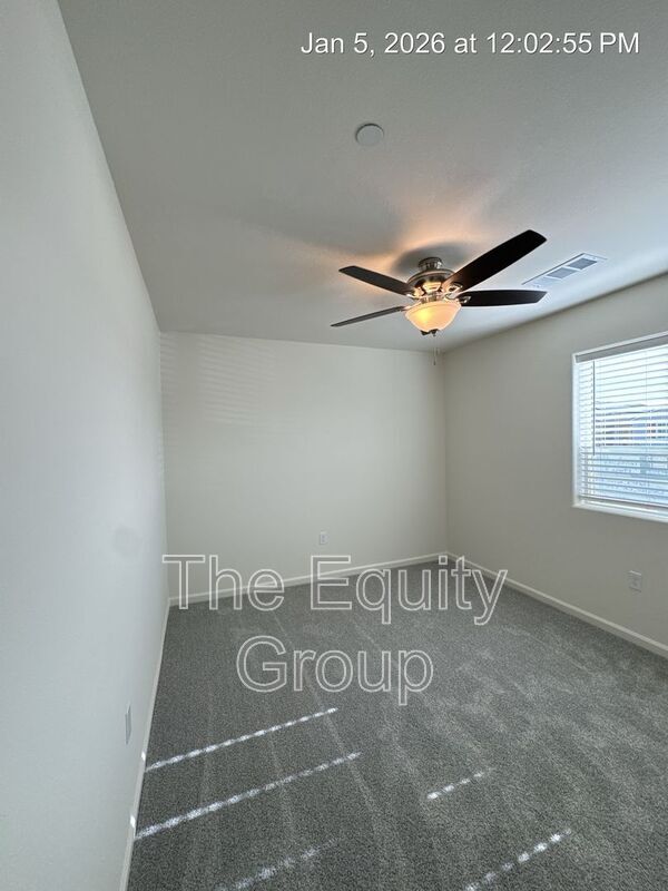 Building Photo - 7064 W Wren Ave