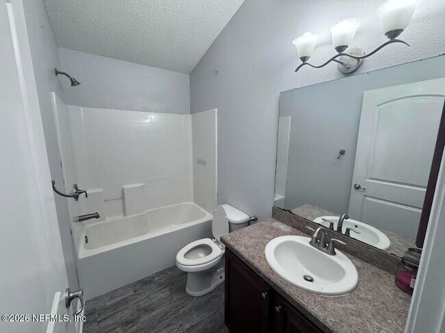 Building Photo - 7565 Westland Oaks Dr