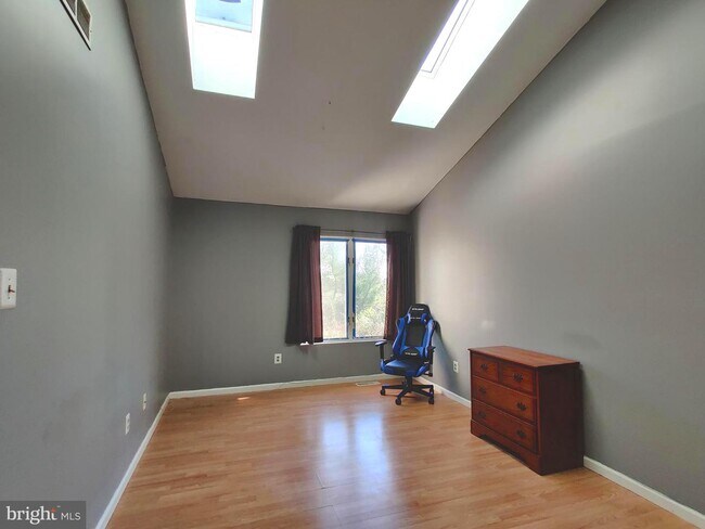 Building Photo - 276 Juanita Ct