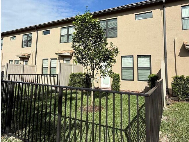 Building Photo - 4837 Chantilly Rd