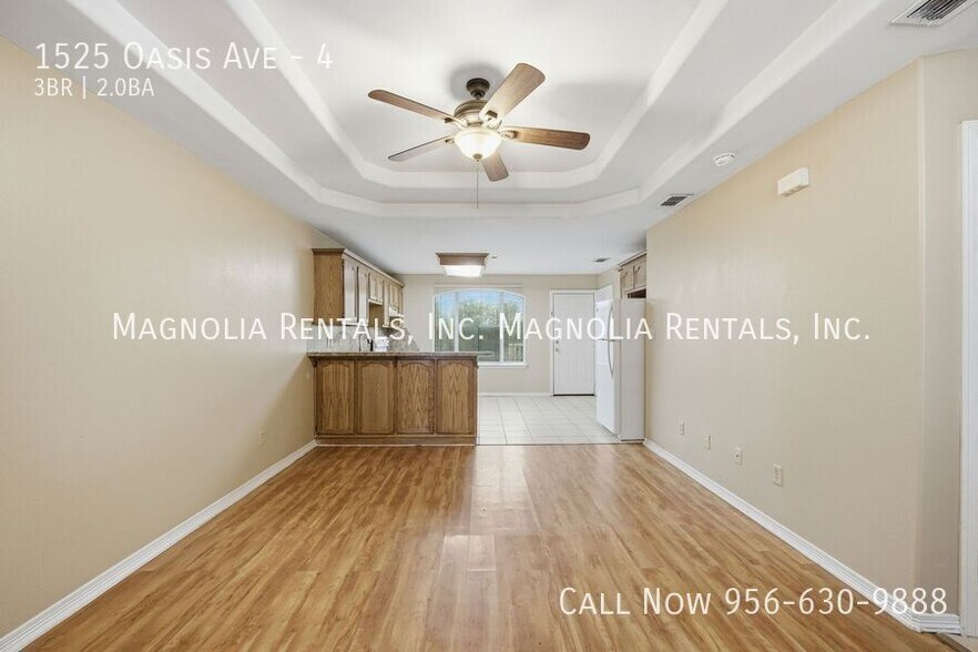 Building Photo - 1525 Oasis Dr