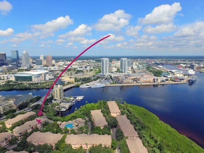 Building Photo - 704 Seagate Dr