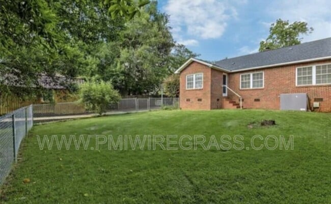 Building Photo - 109 Warren Rd