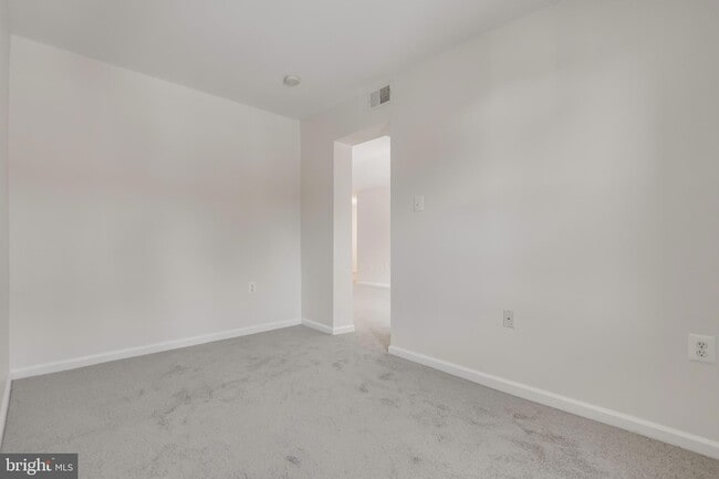 Building Photo - 7806 Hanover Pkwy