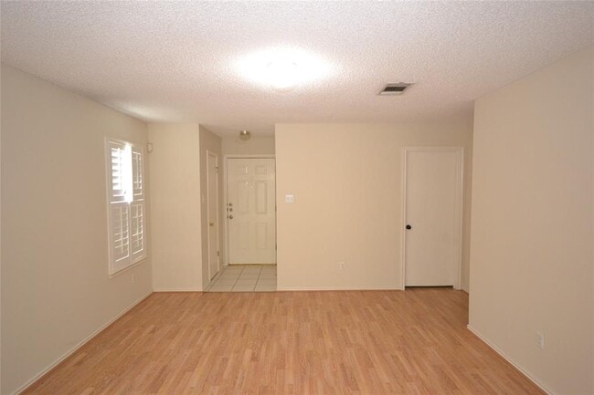 Building Photo - 2107 Bridal Path
