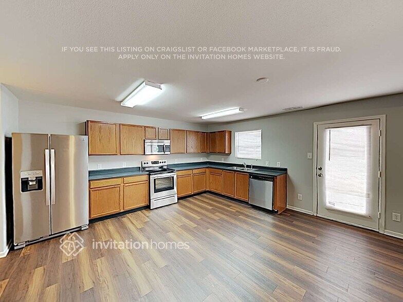 Building Photo - 513 Zander Woods Ct