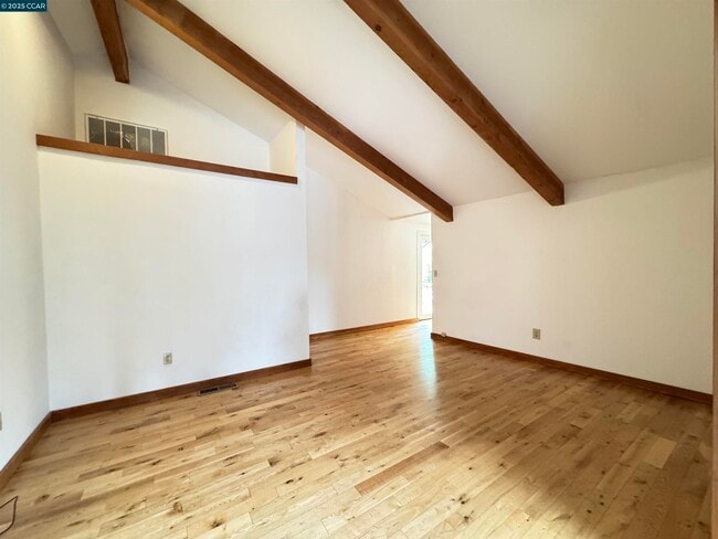 Building Photo - 1139 Sierra Vista Way