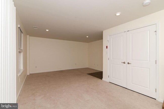 Building Photo - 6 Sparrow Cir