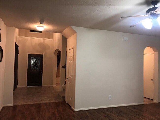 Building Photo - 4023 Windmill Creek Dr