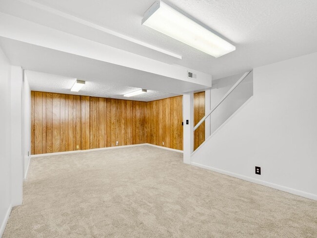 Building Photo - Beautiful home for rent!