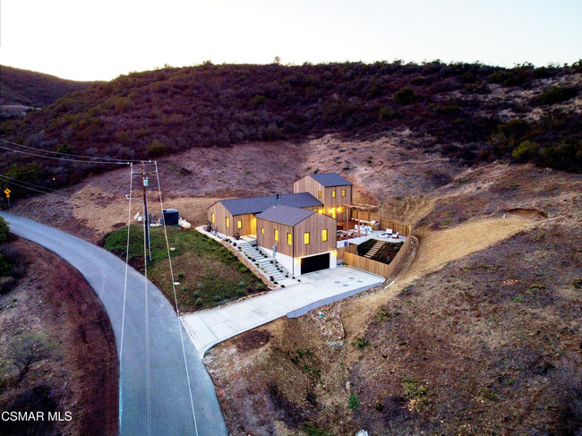 Building Photo - 385 S Skyline Dr