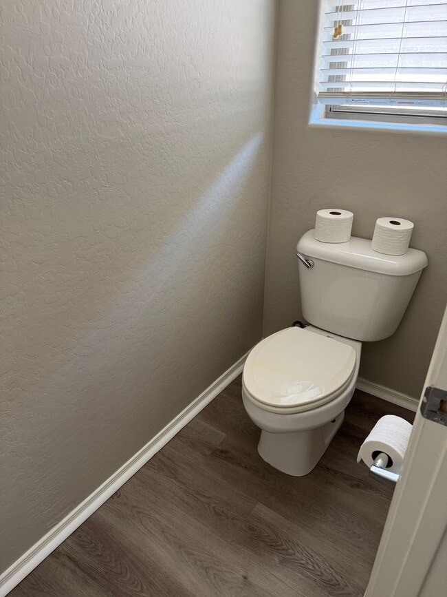 Building Photo - Beautiful 3 bedroom 2.5 bath home for Rent...