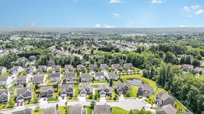 Building Photo - Beautiful 4/3 in High Point