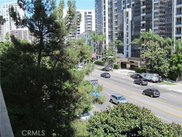 Building Photo - 10747 Wilshire Blvd