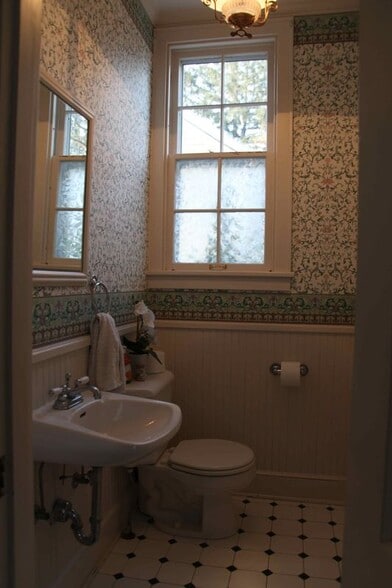 Building Photo - 1029 N Noyes Blvd