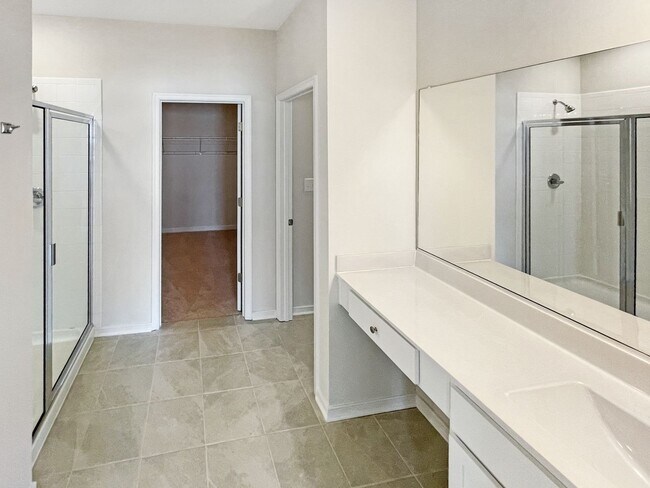 Building Photo - 4 Bed/3 Bath Luxurious Townhome in Chester...