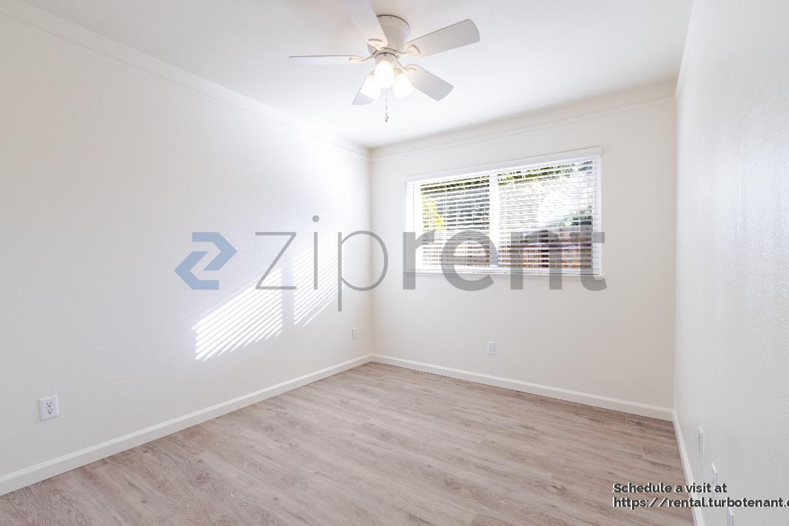 Building Photo - 2703 Albany Ave