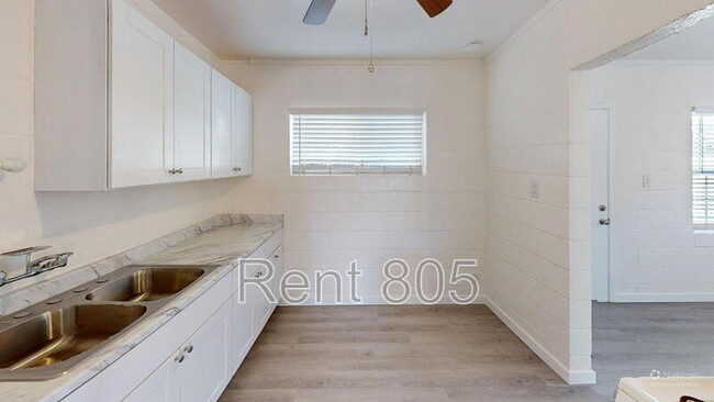 Building Photo - Unit A 232 South Palm Avenue