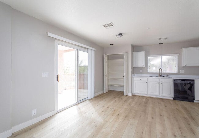Building Photo - 7650 E Williams Dr