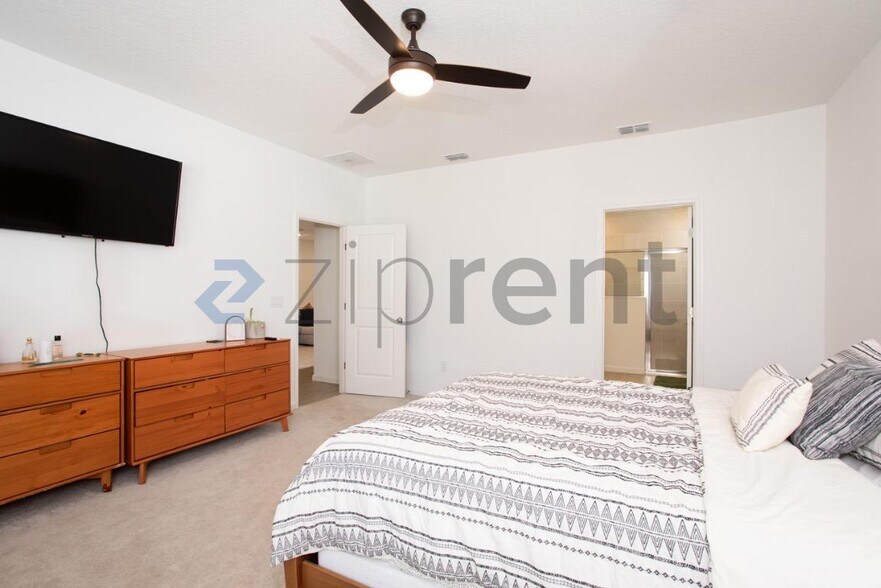 Building Photo - 1688 Lachlan Cir