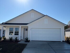 Building Photo - SPECIAL OFFER - DECEMBER RENT IS FREE