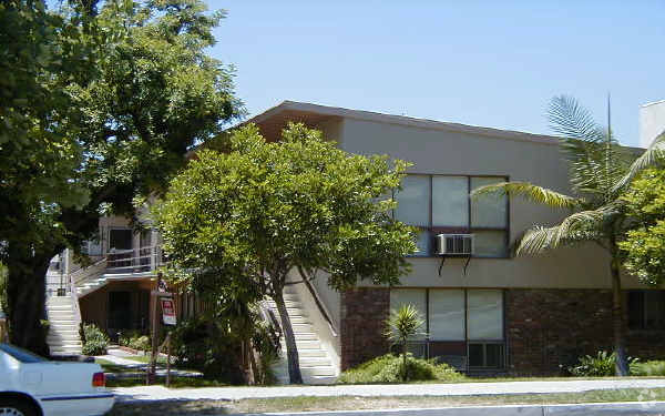 Building Photo - 677-681 S Marengo Ave