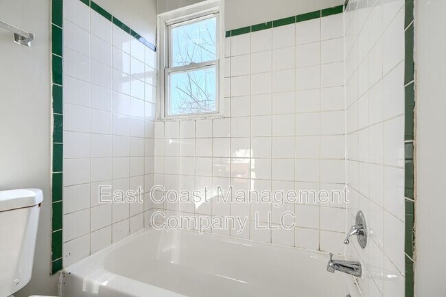 Building Photo - 2860 W Baltimore St