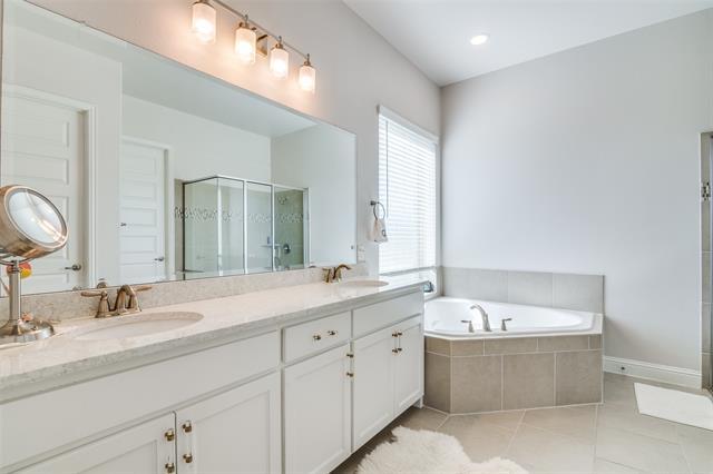 Building Photo - 736 Sterling Dr