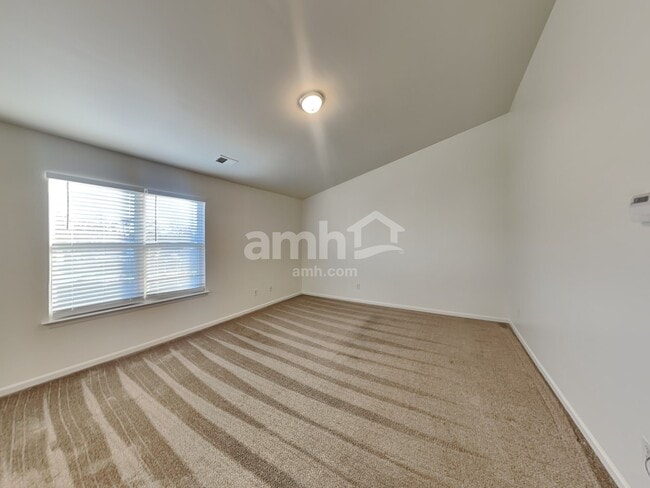 Building Photo - 4437 Esmeralda Dr