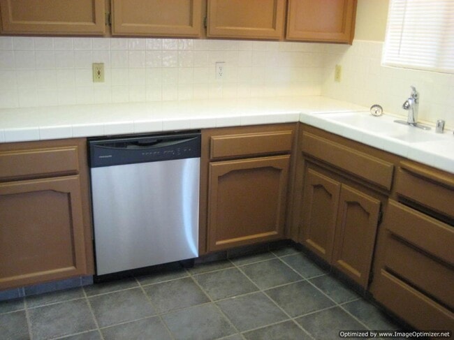 Building Photo - 1826 E Shea Dr