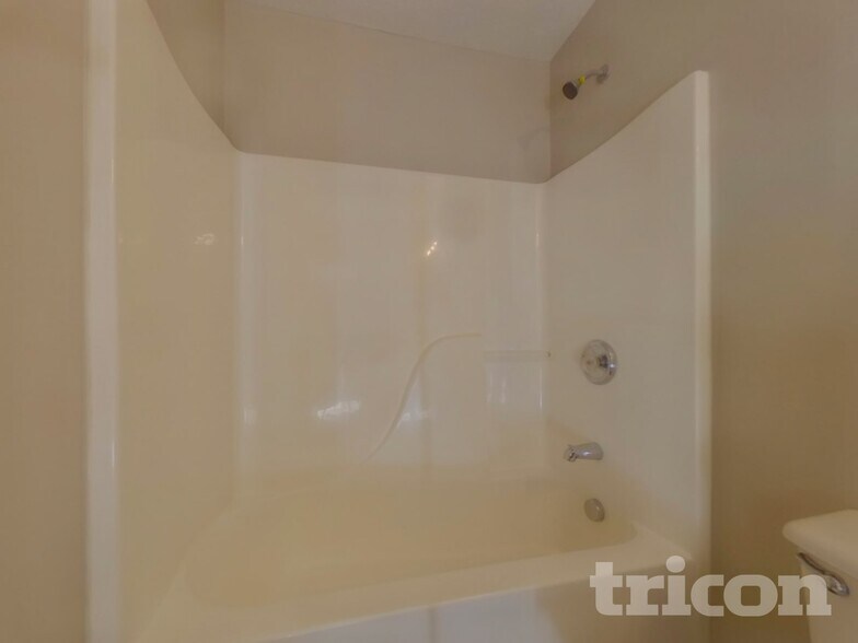 Building Photo - 63 Shadowhill Ct