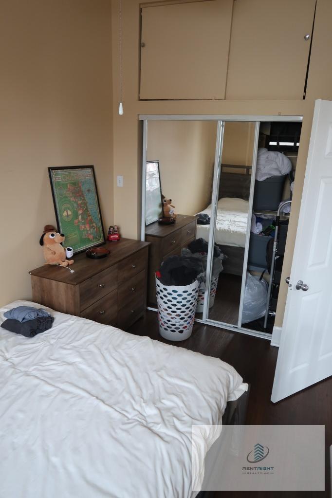 Building Photo - 1547 W Blackhawk St