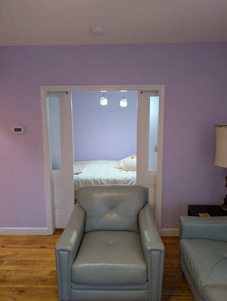Building Photo - 28 Shapley Ave