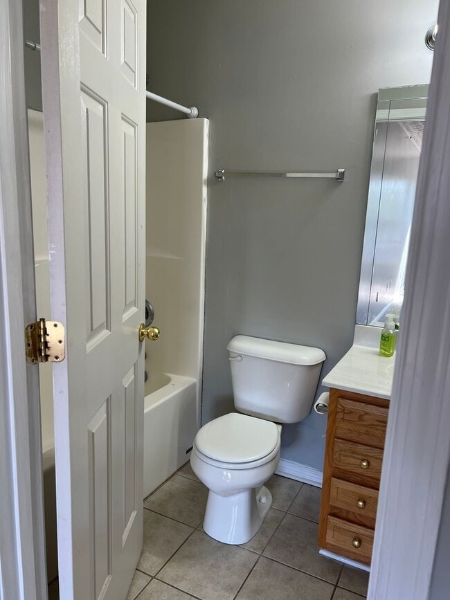 Building Photo - Florence Ct