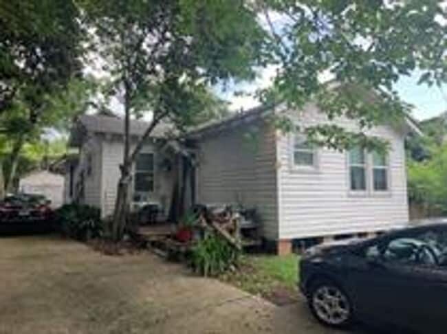 Primary Photo - 3275 Ivanhoe St
