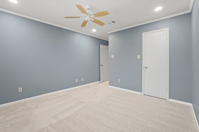 Building Photo - 1383 Country Pl Dr