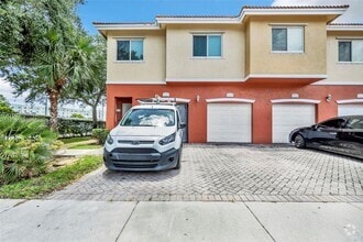 Building Photo - 3340 Palomino Dr