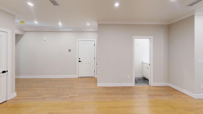Building Photo - 225 Tremont St