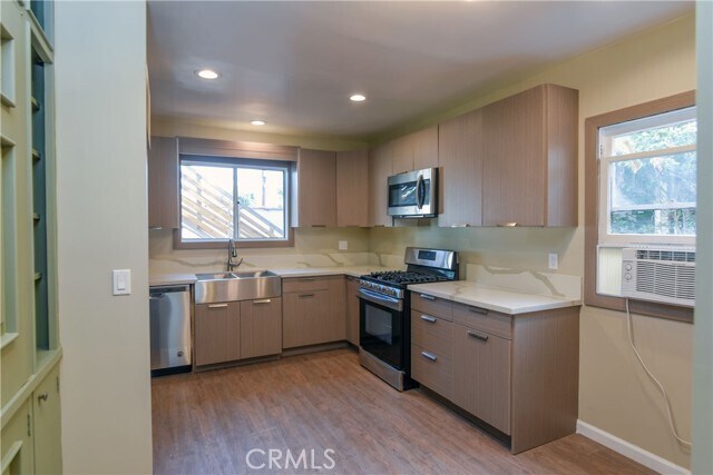 Building Photo - 226 Rexford Dr