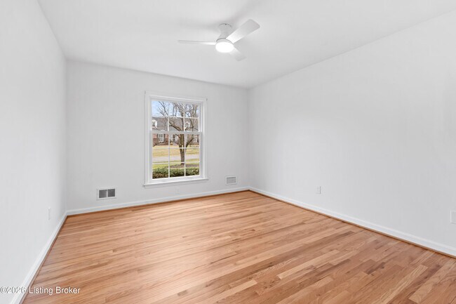 Building Photo - 2102 Northfield Dr